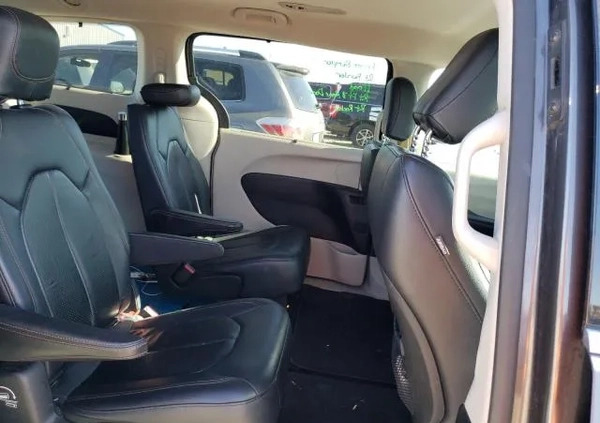 Chrysler Pacifica cena 49000 przebieg: 121143, rok produkcji 2018 z Międzyzdroje małe 46